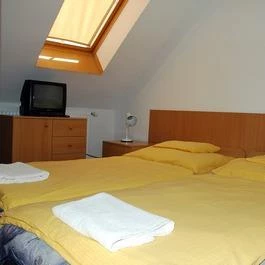 Csata Vendéglő & Panzió Isaszeg - Szobák