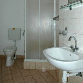 Csata Vendéglő & Panzió Isaszeg - Szobák