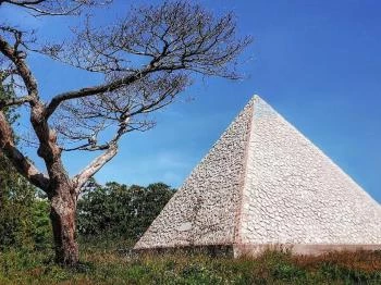 Kőpiramis Iszkaszentgyörgy