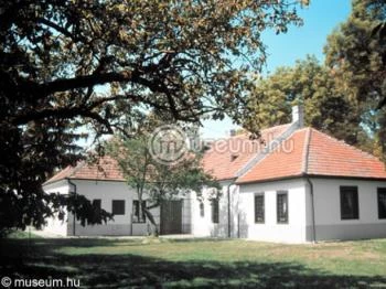 Nagy László Emlékház Iszkáz