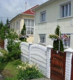 Holiday Vendégház & Szabadidőkert