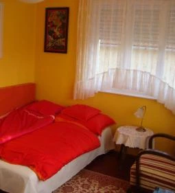 Holiday Vendégház & Szabadidőkert