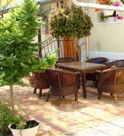 Holiday Vendégház & Szabadidőkert