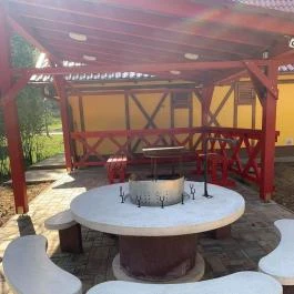 Tavas Vendégház Karancsalja - Medence/kert