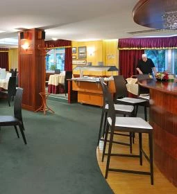 IKON Bar & Restaurant