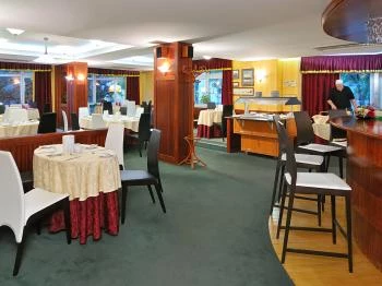 IKON Bar & Restaurant Kazincbarcika