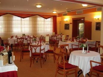 Hotel Lukács - Strand Étterem Kazincbarcika