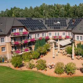 Granada Konferencia Wellness és Sport Hotel Kecskemét - Medence/kert