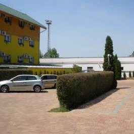 Sport Hotel Kecskemét - Medence/kert