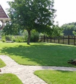 Barátságos Faházak 