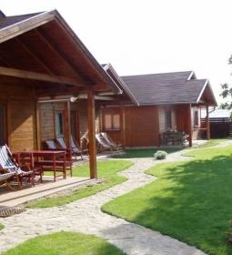 Barátságos Faházak 