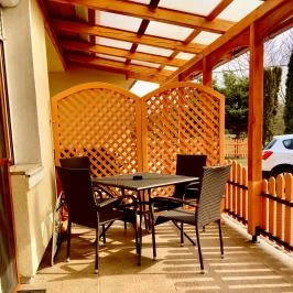 Barbara Apartmanház Kehidakustány - Medence/kert