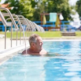 Kehida Termál Hotel Kehidakustány - Medence/kert