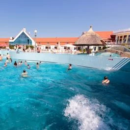 Kehida Termál Hotel Kehidakustány - Medence/kert