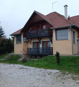 Liliom Apartmanház