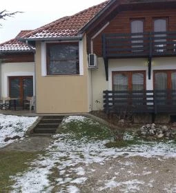 Liliom Apartmanház