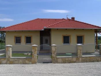 Petra Apartmanház Kehidakustány