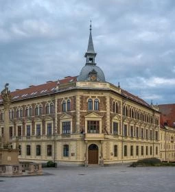 38. legjobb látnivaló: Keszthely főtér