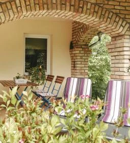 Apartmanház Toldi 68