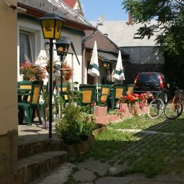 Monarchia Vendégház Keszthely Keszthely - Medence/kert