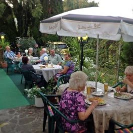 Monarchia Vendégház Keszthely Keszthely - Medence/kert