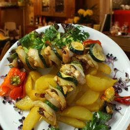 Monarchia Vendégház Keszthely Keszthely - Vendéglátás