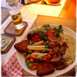 Monarchia Vendégház Keszthely Keszthely - Vendéglátás