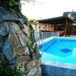 Muschel Panzió Keszthely - Medence/kert