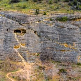 Kőlyuk barlang Kishartyán - Egyéb