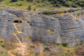 Kőlyuk barlang Kishartyán