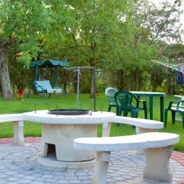 Betti Motel Kiskunhalas - Külső kép