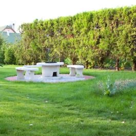 Betti Motel Kiskunhalas - Medence/kert