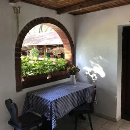 Tornácos Tanya Vendégház és Gasztroporta Kiskunmajsa - Medence/kert