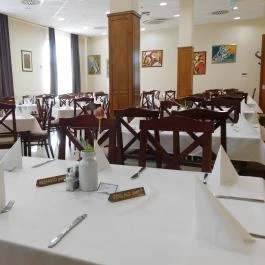 Hotel Kumánia Kisújszállás - Vendéglátás