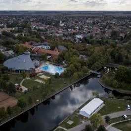 Hotel Kumánia Kisújszállás - Külső kép