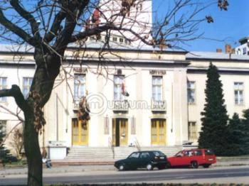 Komló Város Önkormányzat József Attila Városi Könyvtár és Muzeális Gyűjtemény Komló