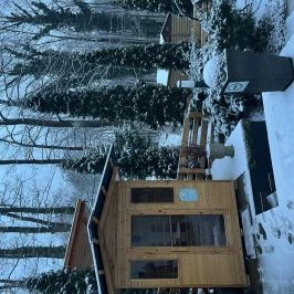 Zengő Zug Komló - Medence/kert