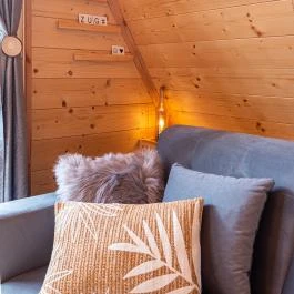 Zengő Zug Komló - Szobák