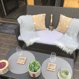 Zengő Zug Komló - Medence/kert