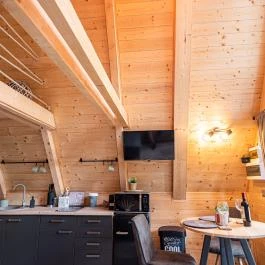 Zengő Zug Komló - Szobák