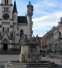 8. legjobb látnivaló: Kőszegi Szentháromság-szobor