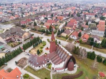 Assisi Szent Ferenc Betegápoló Nővérek temploma Kozármisleny