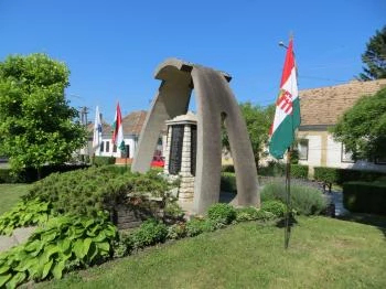 II. világháborús emlékmű Lébény Lébény