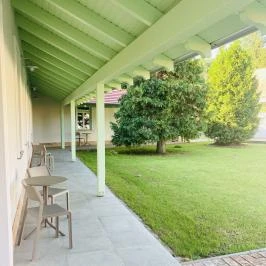 Kira Panzió Lengyeltóti - Medence/kert