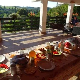 Rejtek Vendégház és Kisrejtek Apartmanház Lispeszentadorján - Vendéglátás