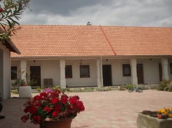 Széna Szálló Magyarpolány