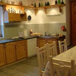 Nyugi Tanya Magyartés - Vendéglátás