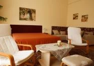 Varázsfészek Vendégház Majs