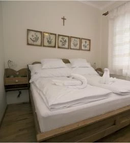 Szent Gellért Borház & Étterem