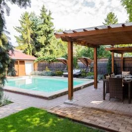 Allium Apartman Makó - Medence/kert